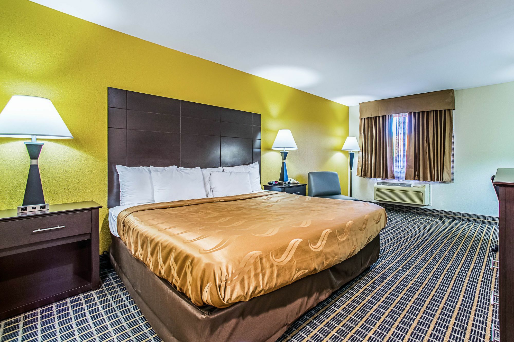 Hotel Quality Area 2*